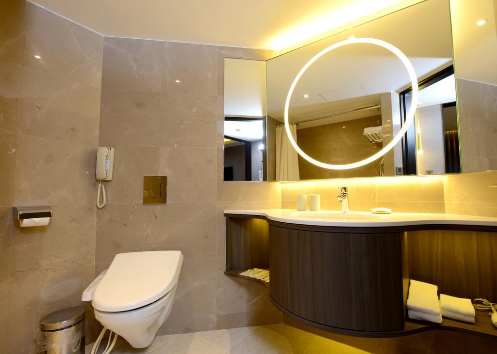 Brother Hotel Đài Bắc Ngoại thất bức ảnh